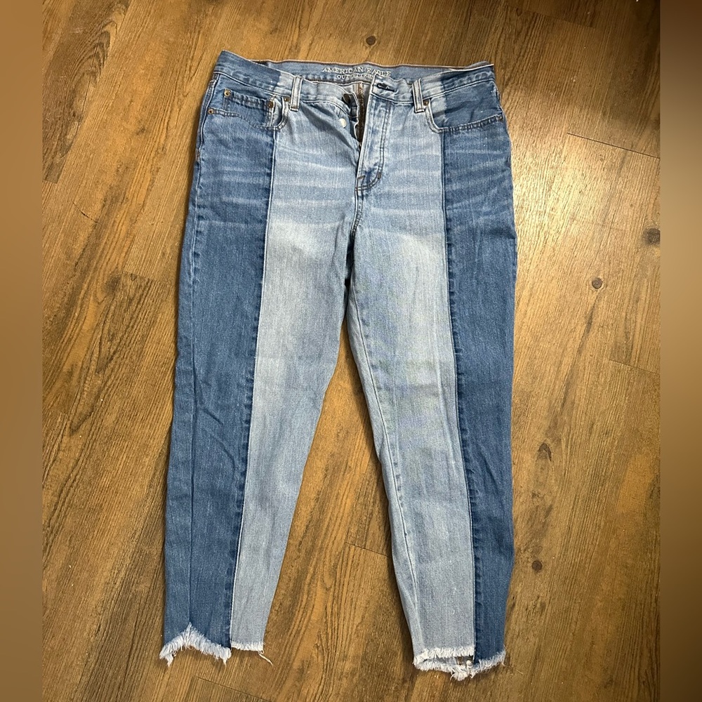 American Eagle, two-toned straight leg jeans. Size 14.